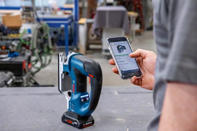 https://api.mastertools.nl/media/catalog/product/cache/4ac98b0d5e81b56bd000310ba88c60e0/b/o/bosch-professional-gst-18v-155-bc-accu-decoupeerzaag-18v-basic-body-in-l-boxx-06015b1000-4059592545950-mastertools_nl-6.jpg