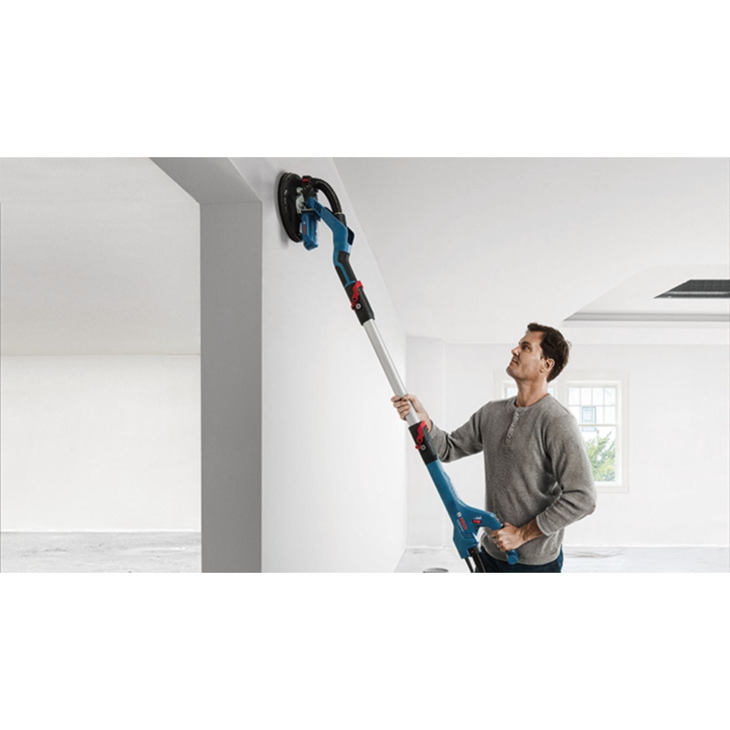https://api.mastertools.nl/media/catalog/product/cache/4ac98b0d5e81b56bd000310ba88c60e0/b/o/bosch-professional-gtr-55-225-langnek-schuurmachine-06017d4000-4059952616605-mastertools_nl-7.jpg