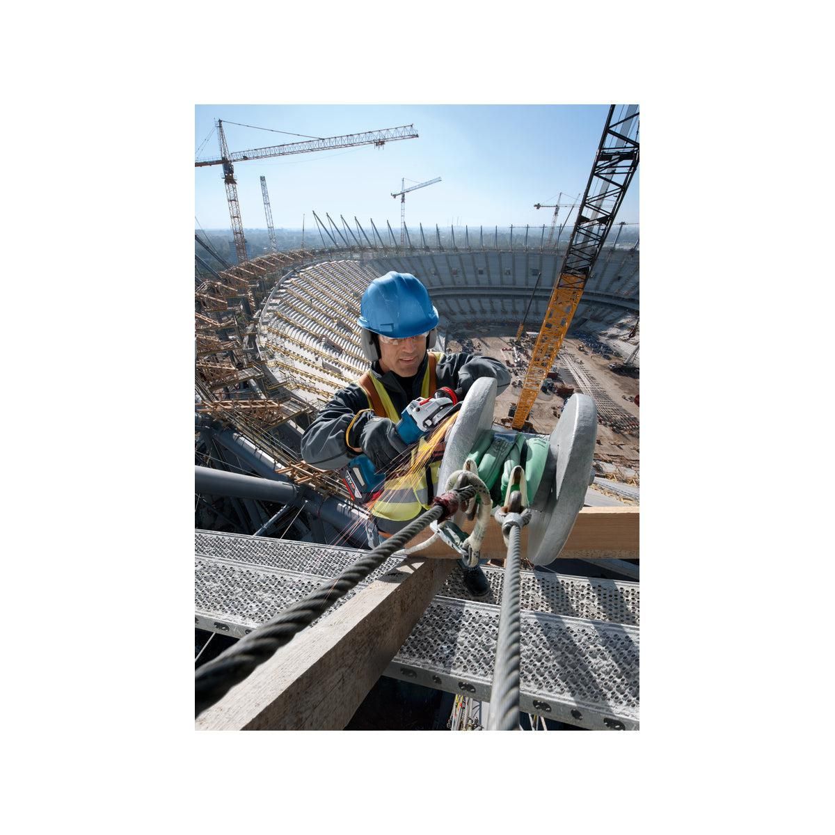 https://api.mastertools.nl/media/catalog/product/cache/4ac98b0d5e81b56bd000310ba88c60e0/b/o/bosch-professional-gws-18v-10-p-accu-haakse-slijper-125mm-18v-basic-body-06019j4100-4059952634463-mastertools_nl-3.jpg