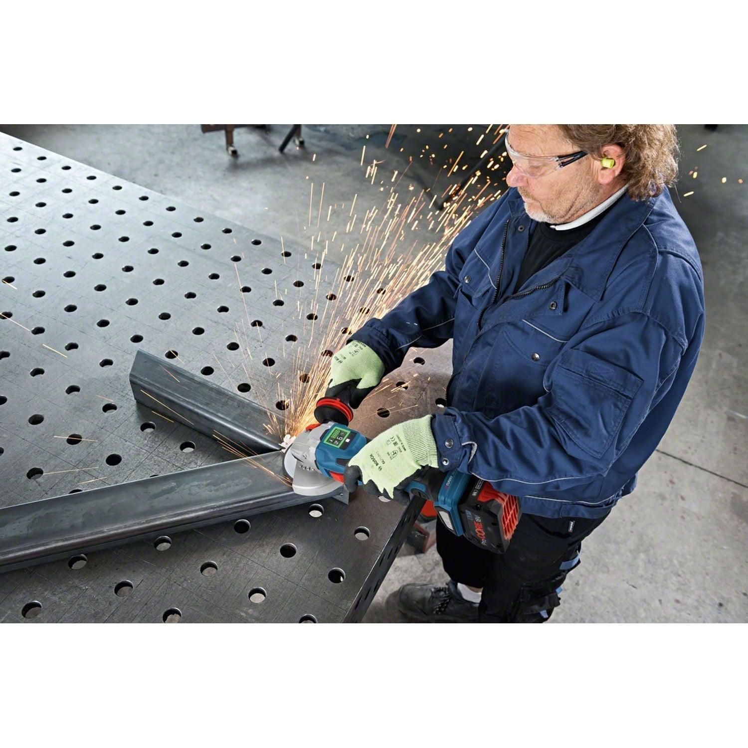 https://api.mastertools.nl/media/catalog/product/cache/4ac98b0d5e81b56bd000310ba88c60e0/b/o/bosch-professional-gws-18v-15-sc-accu-haakse-slijper-125mm-18v-biturbo-basic-body-in-l-boxx-06019h6000-3165140964555-mastertools_nl-4.jpg