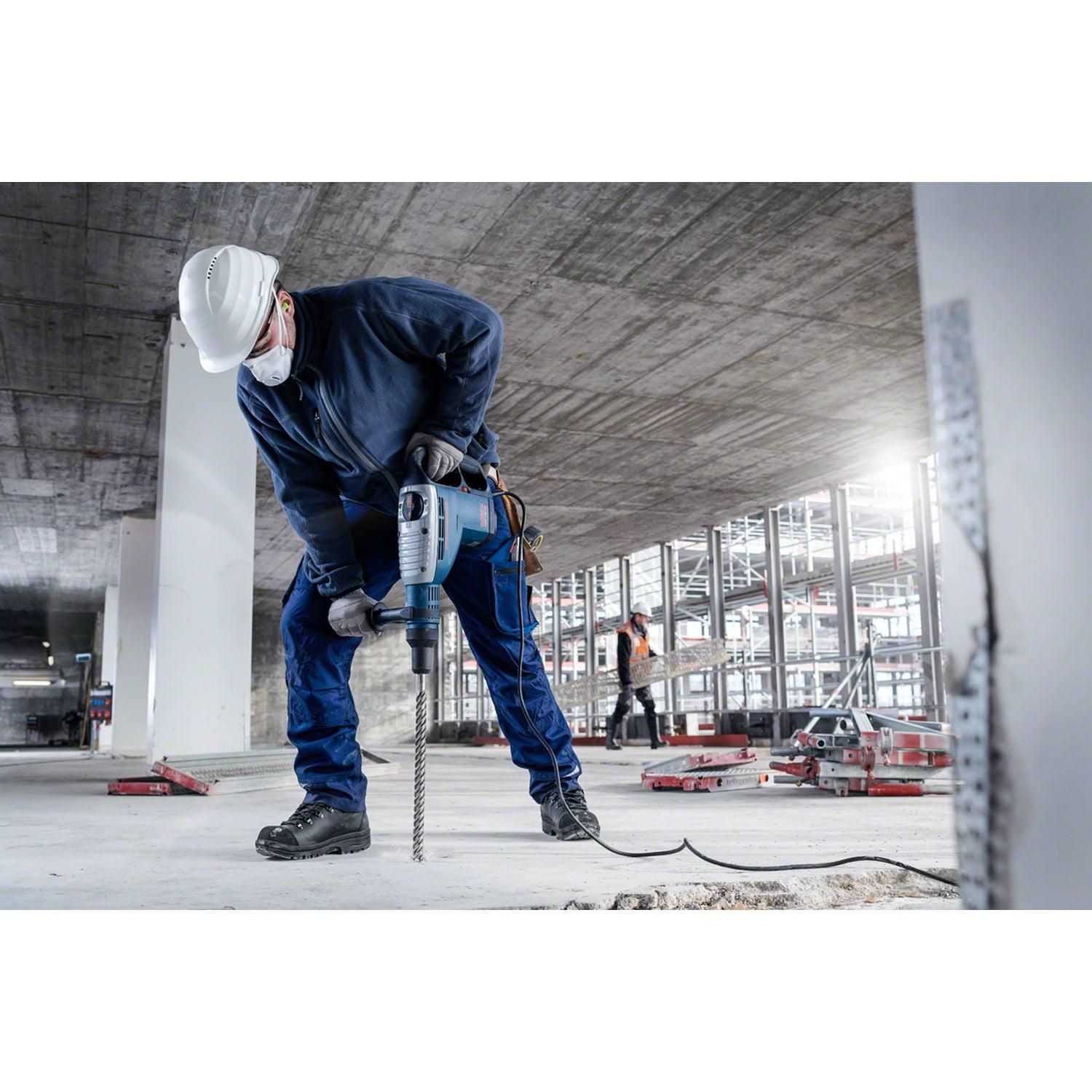 https://api.mastertools.nl/media/catalog/product/cache/4ac98b0d5e81b56bd000310ba88c60e0/b/o/bosch-professional-hamerboor-sds-max-8x-4-snijder-14x200x340mm-3165140961134-mastertools_nl-3.jpg