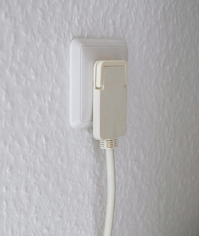 https://api.mastertools.nl/media/catalog/product/cache/4ac98b0d5e81b56bd000310ba88c60e0/b/r/brennenstuhl-verlengsnoer-kwaliteits-kunststof-met-platte-stekker-10m-h05vv-f3g15-wit-1168980210-4007123644643-mastertools_nl-4.jpg
