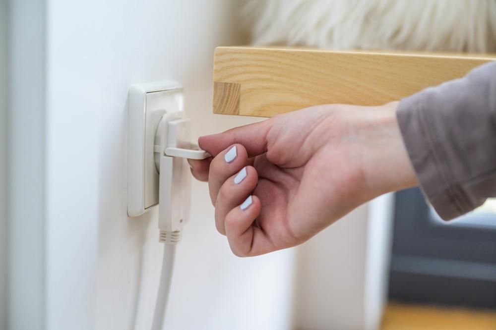 https://api.mastertools.nl/media/catalog/product/cache/4ac98b0d5e81b56bd000310ba88c60e0/b/r/brennenstuhl-verlengsnoer-kwaliteits-kunststof-met-platte-stekker-5m-h05vv-f3g15-wit-1168980250-4007123644605-mastertools_nl-6.jpg