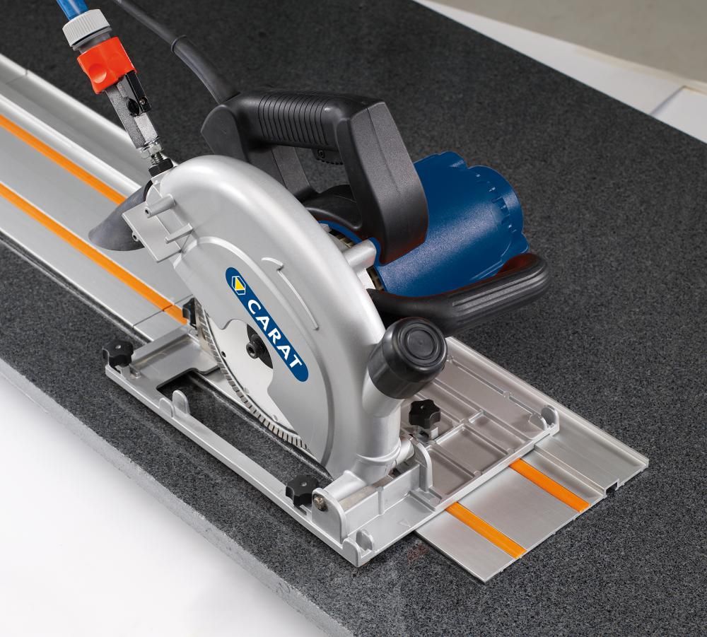 https://api.mastertools.nl/media/catalog/product/cache/4ac98b0d5e81b56bd000310ba88c60e0/c/a/carat-handtegelzaagmachine-tc-1800-pro-3xrail-400mm-8714452008553-mastertools_nl-3.jpg