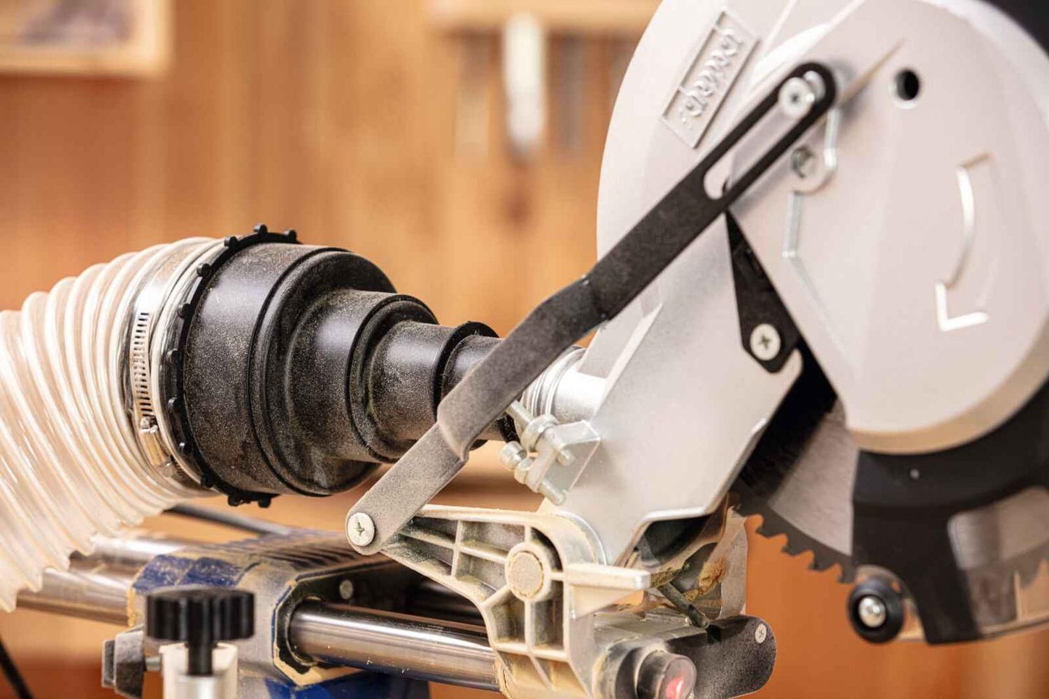 https://api.mastertools.nl/media/catalog/product/cache/4ac98b0d5e81b56bd000310ba88c60e0/d/c/dc500_scheppach_anwendung4.jpg