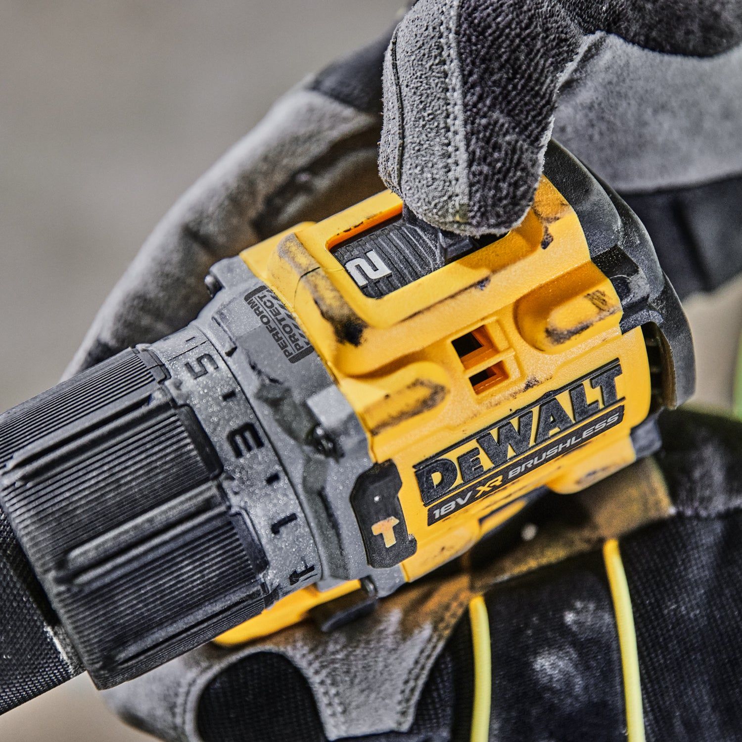 https://api.mastertools.nl/media/catalog/product/cache/4ac98b0d5e81b56bd000310ba88c60e0/d/c/dcd805e2t_f3.jpg
