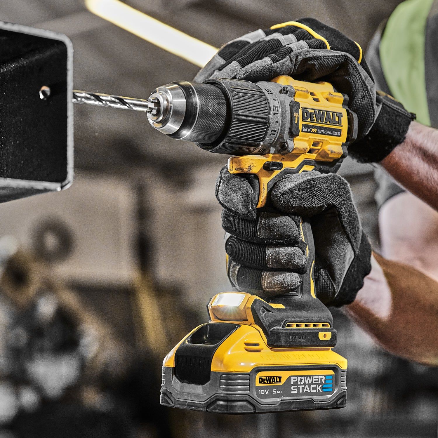 https://api.mastertools.nl/media/catalog/product/cache/4ac98b0d5e81b56bd000310ba88c60e0/d/c/dcd805h2t_a2.jpg