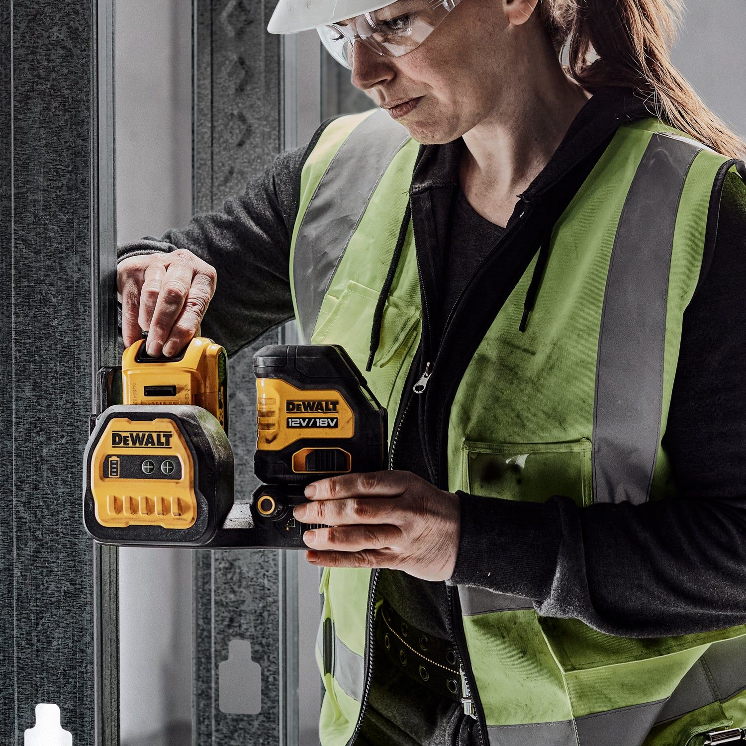 https://api.mastertools.nl/media/catalog/product/cache/4ac98b0d5e81b56bd000310ba88c60e0/d/c/dce088d1g18_a2.jpg