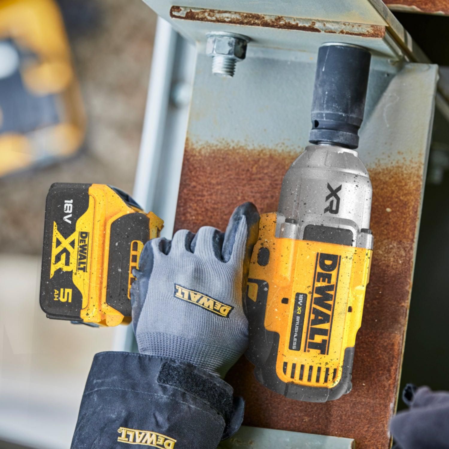 https://api.mastertools.nl/media/catalog/product/cache/4ac98b0d5e81b56bd000310ba88c60e0/d/c/dcf900p2t_a1.jpg