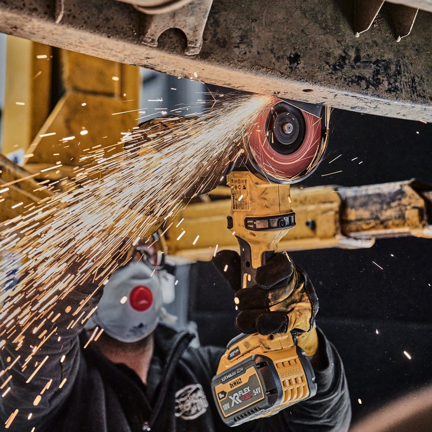 https://api.mastertools.nl/media/catalog/product/cache/4ac98b0d5e81b56bd000310ba88c60e0/d/c/dcg418x2_a14.jpg