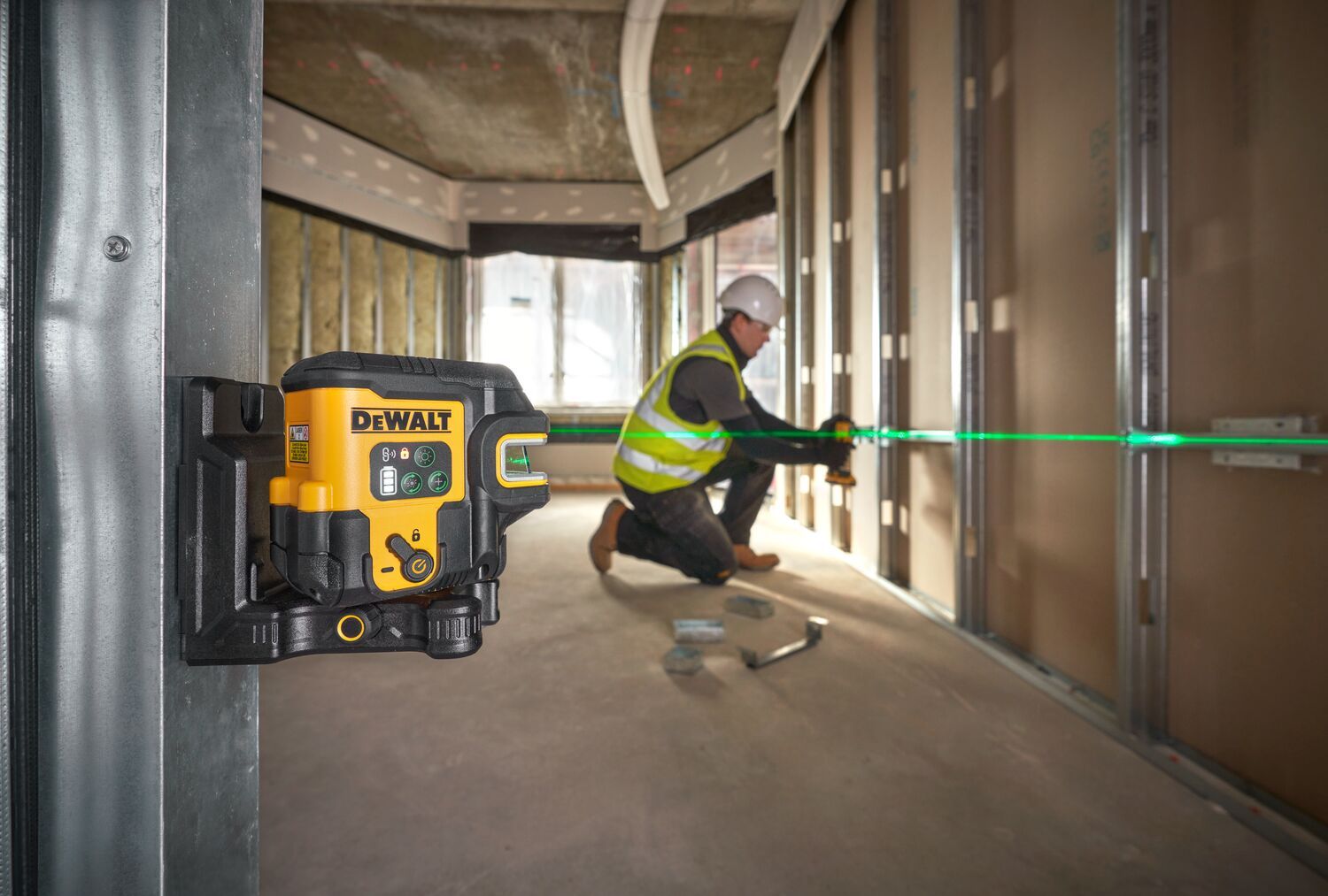 https://api.mastertools.nl/media/catalog/product/cache/4ac98b0d5e81b56bd000310ba88c60e0/d/c/dcle14251gb_a1.jpg