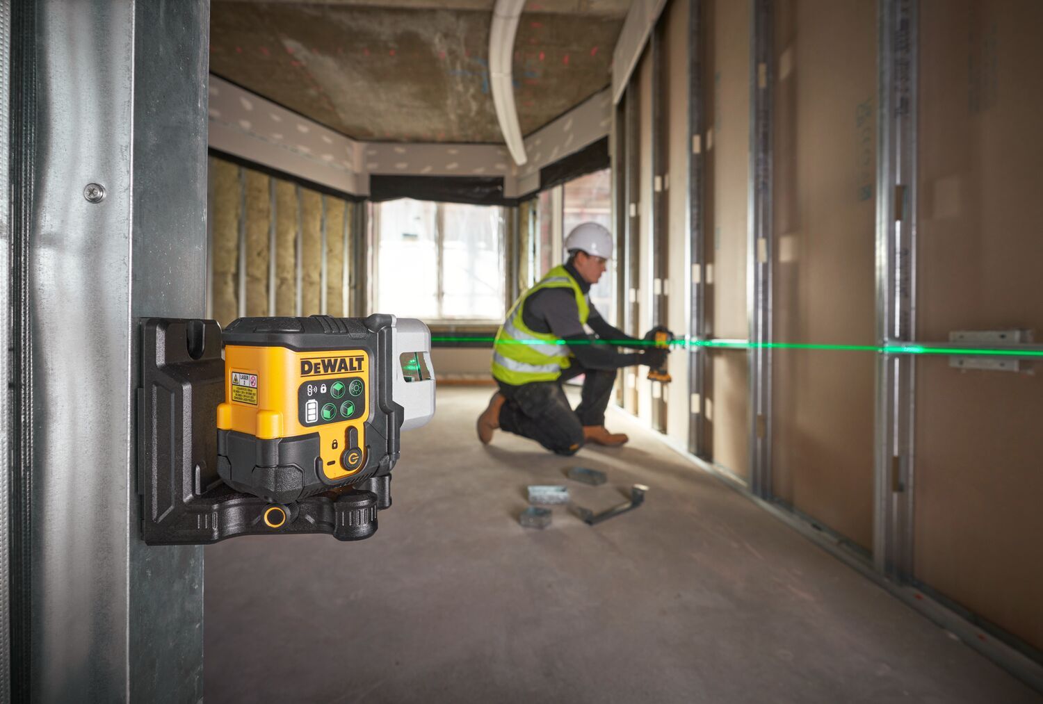 https://api.mastertools.nl/media/catalog/product/cache/4ac98b0d5e81b56bd000310ba88c60e0/d/c/dcle14301gb_a1.jpg