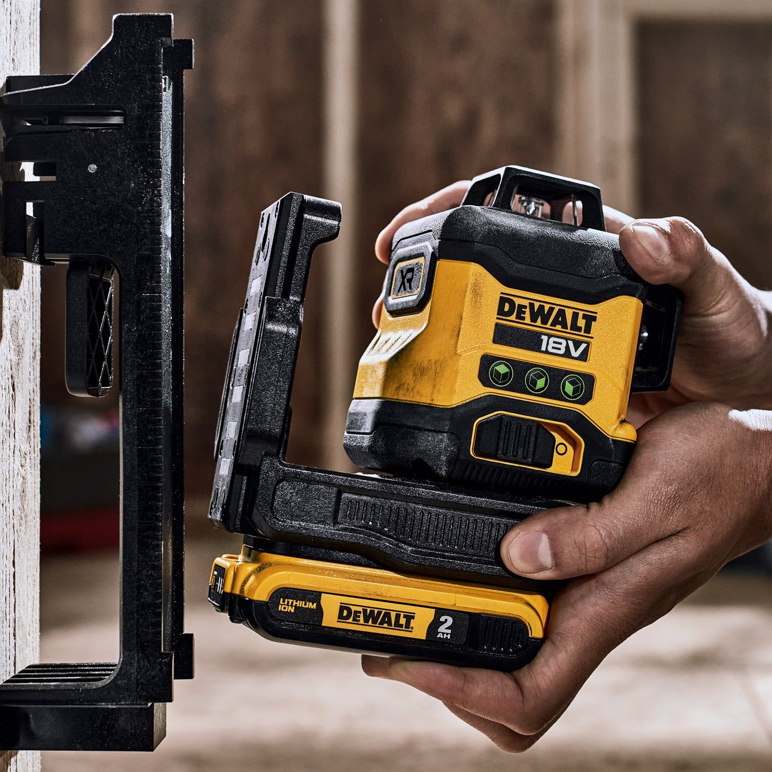 https://api.mastertools.nl/media/catalog/product/cache/4ac98b0d5e81b56bd000310ba88c60e0/d/c/dcle34031d1_a3.jpg