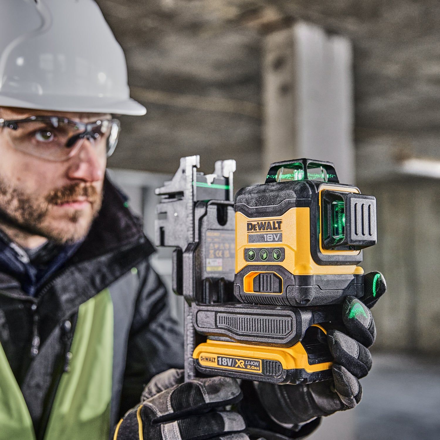 https://api.mastertools.nl/media/catalog/product/cache/4ac98b0d5e81b56bd000310ba88c60e0/d/c/dcle34031n_a10.jpg
