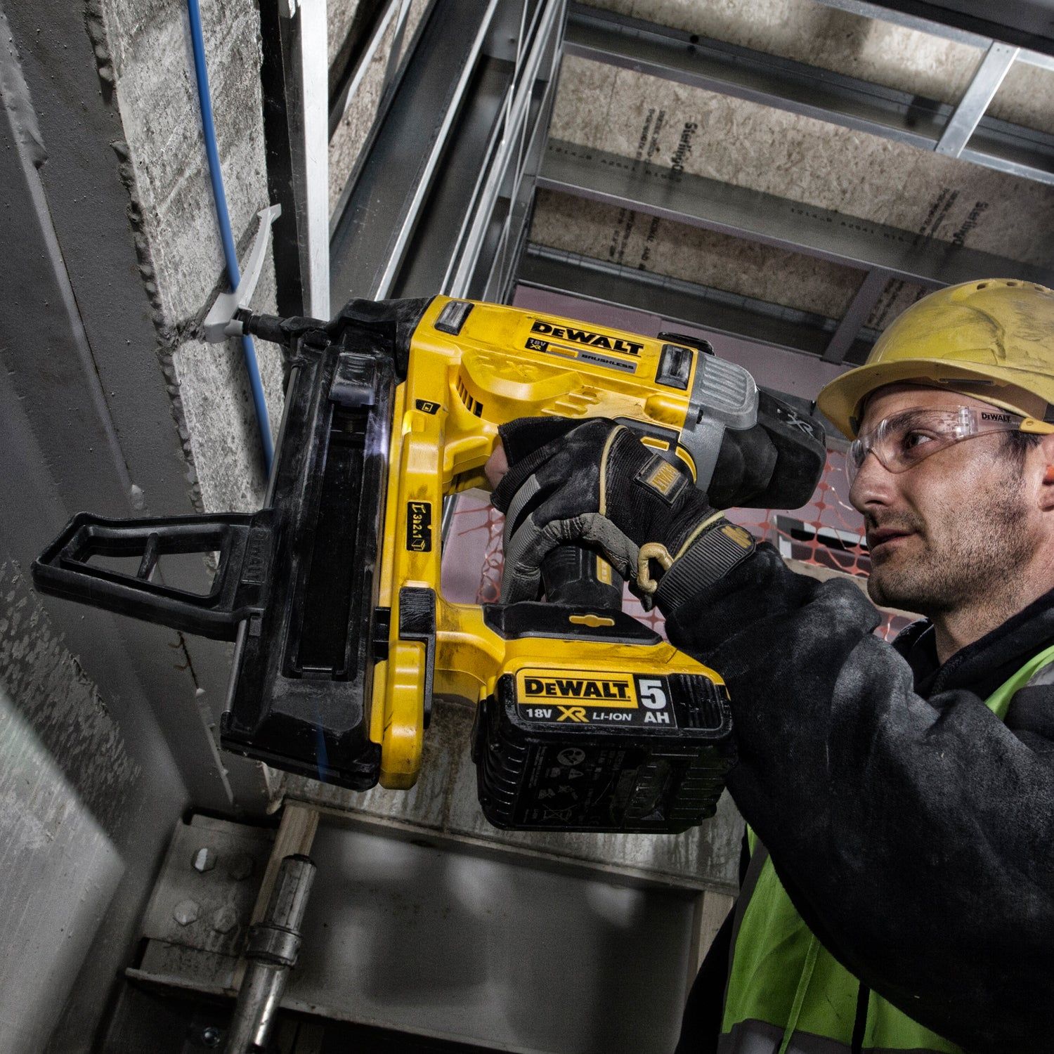 https://api.mastertools.nl/media/catalog/product/cache/4ac98b0d5e81b56bd000310ba88c60e0/d/c/dcn890p2_a3.jpg