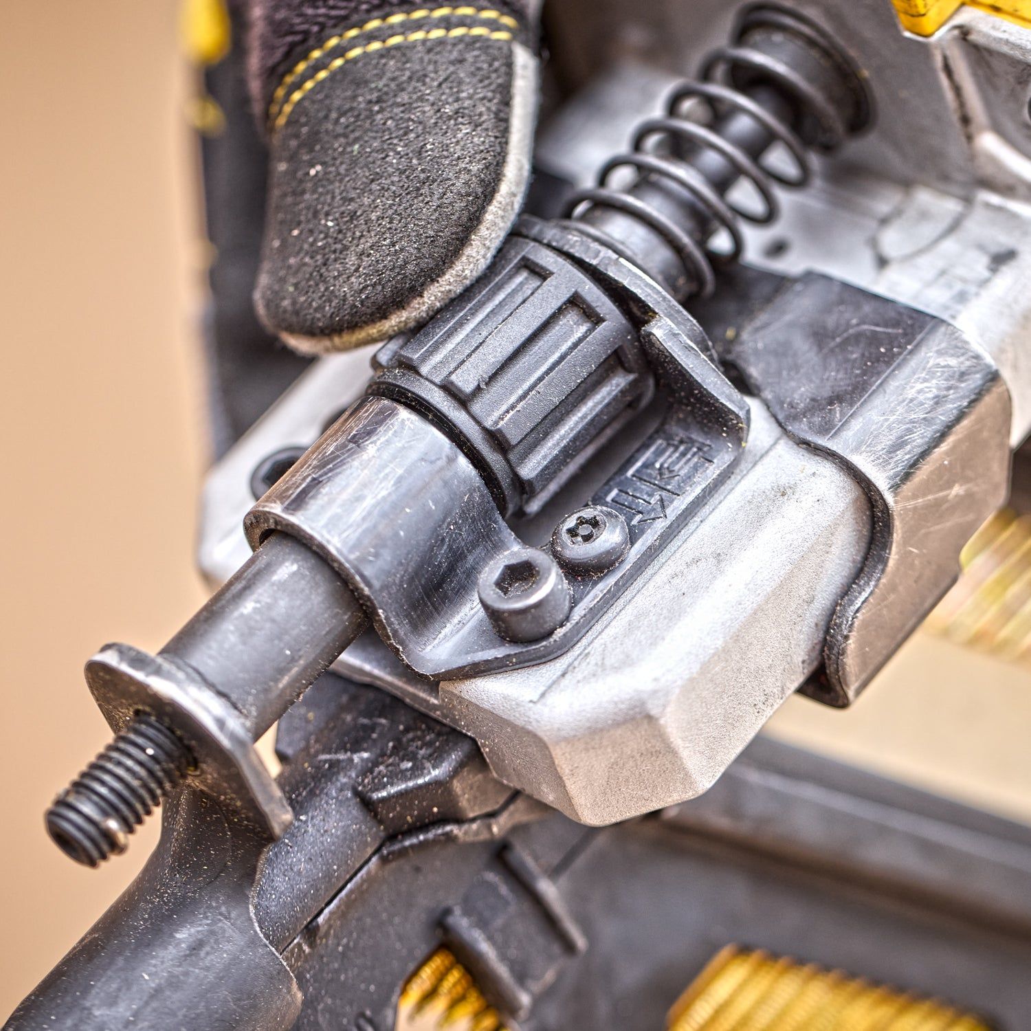 https://api.mastertools.nl/media/catalog/product/cache/4ac98b0d5e81b56bd000310ba88c60e0/d/c/dcn930n_f4.jpg