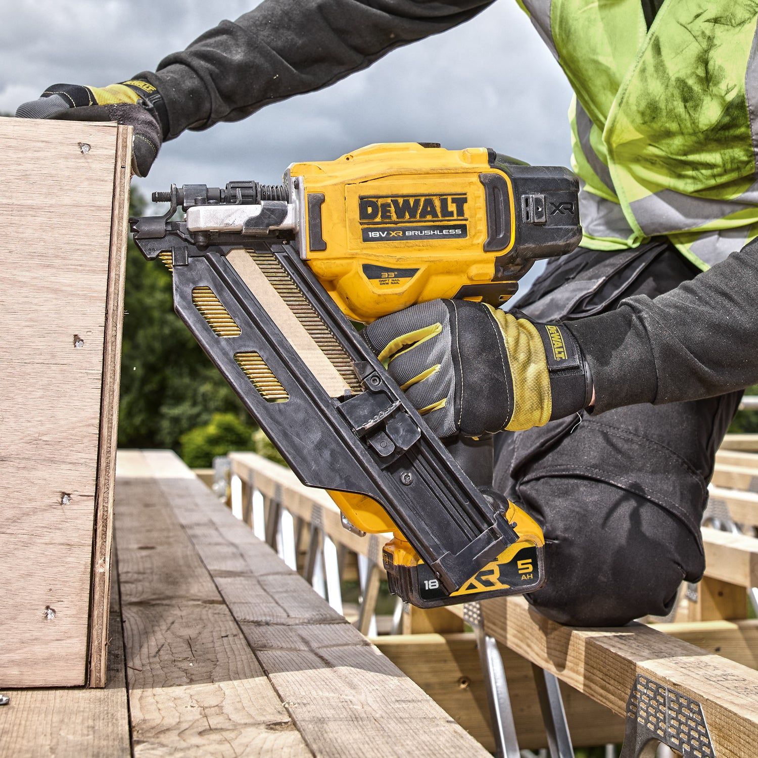 https://api.mastertools.nl/media/catalog/product/cache/4ac98b0d5e81b56bd000310ba88c60e0/d/c/dcn950n_a3.jpg