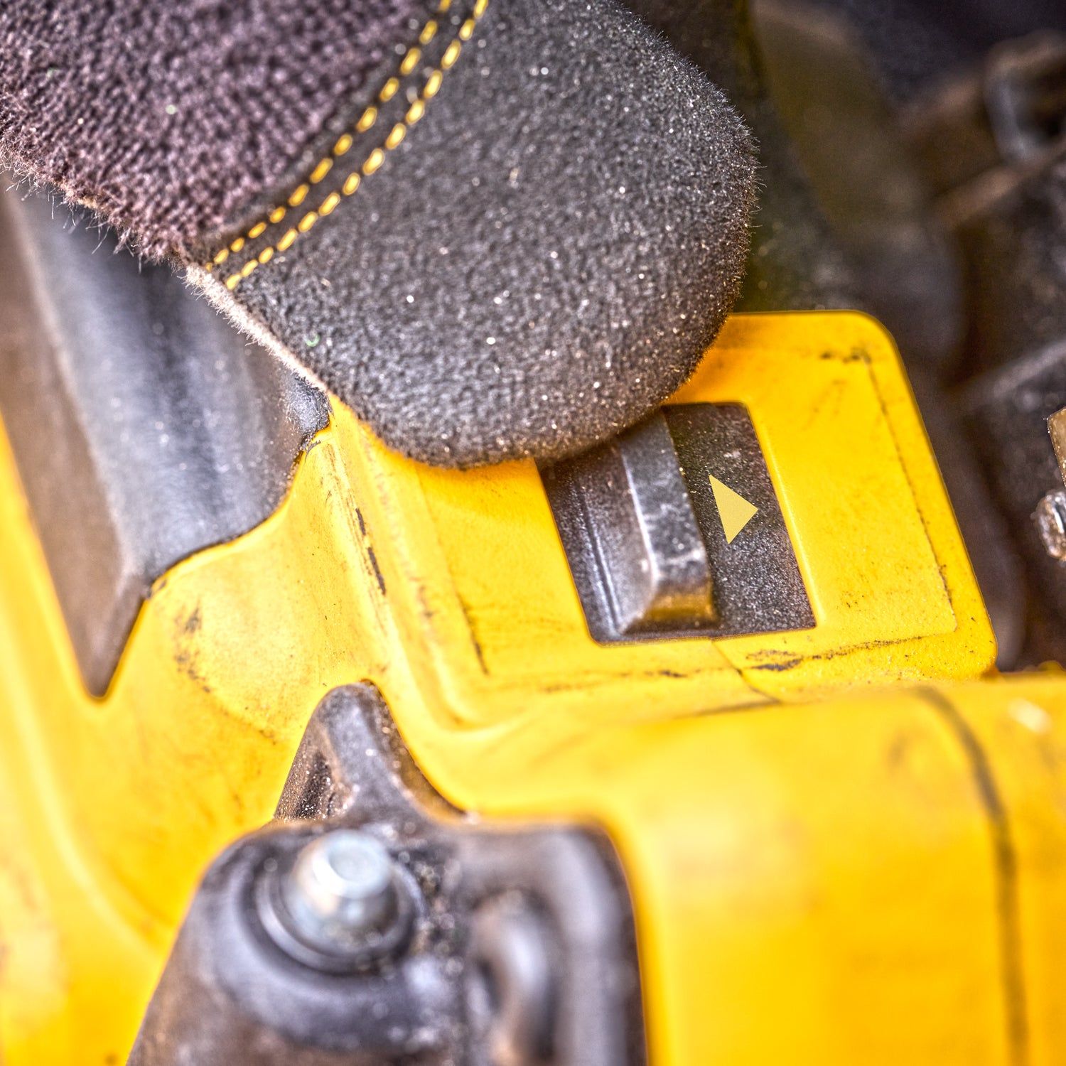 https://api.mastertools.nl/media/catalog/product/cache/4ac98b0d5e81b56bd000310ba88c60e0/d/c/dcn950n_f6.jpg