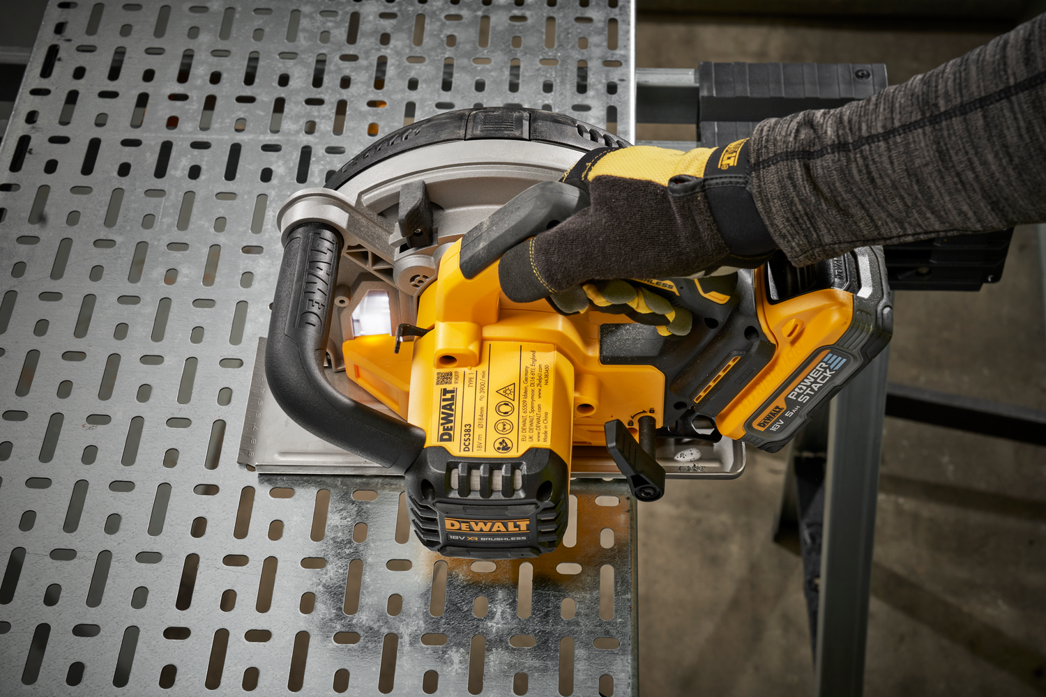 https://api.mastertools.nl/media/catalog/product/cache/4ac98b0d5e81b56bd000310ba88c60e0/d/c/dcs383h2_a3.png