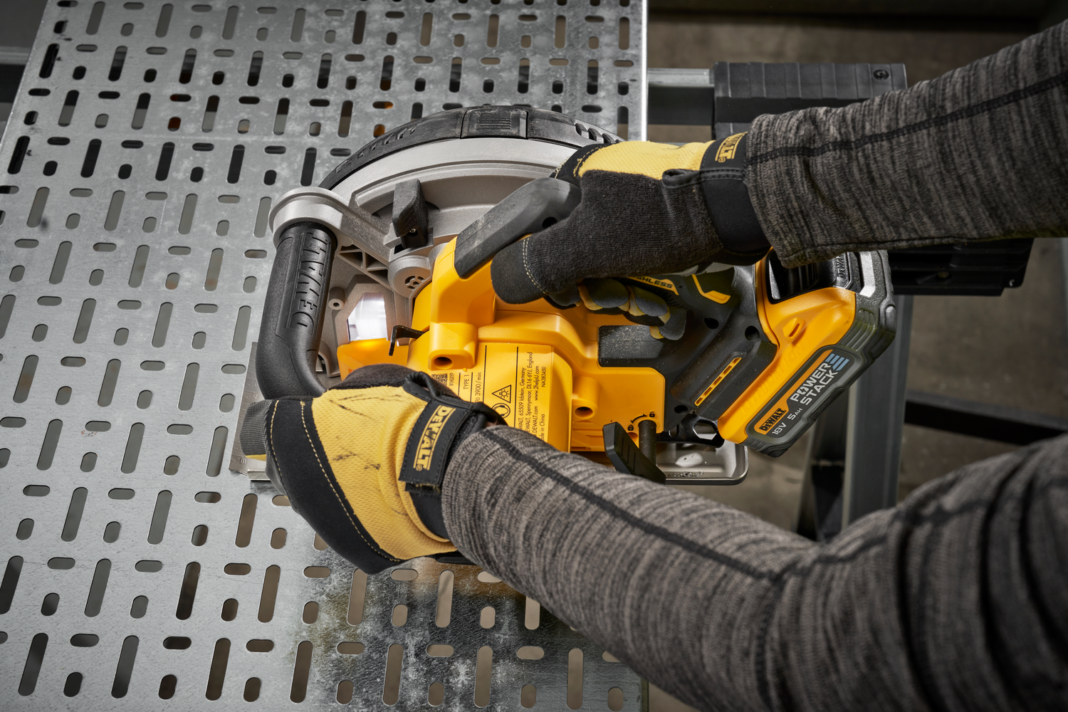 https://api.mastertools.nl/media/catalog/product/cache/4ac98b0d5e81b56bd000310ba88c60e0/d/c/dcs383h2_a4.png