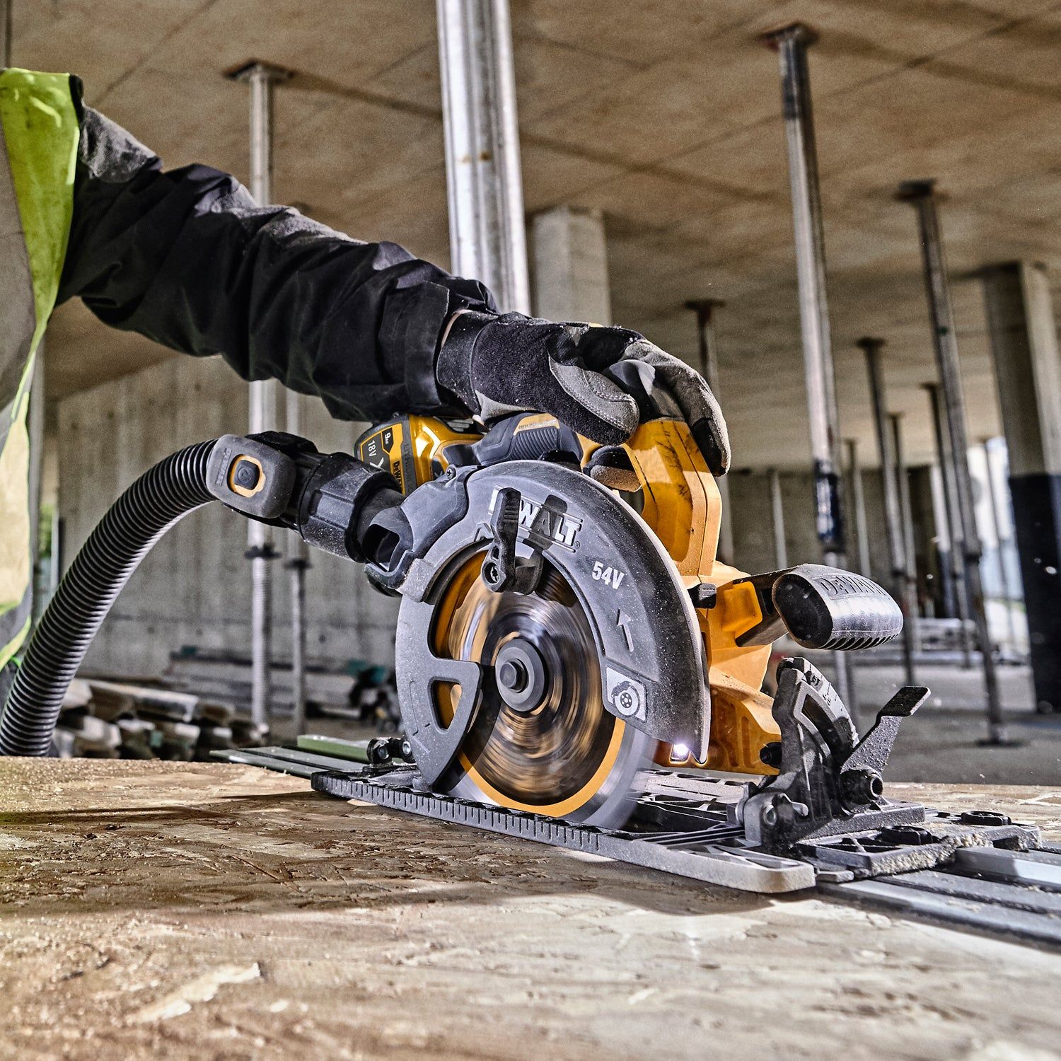 https://api.mastertools.nl/media/catalog/product/cache/4ac98b0d5e81b56bd000310ba88c60e0/d/c/dcs579x2_a3.jpg