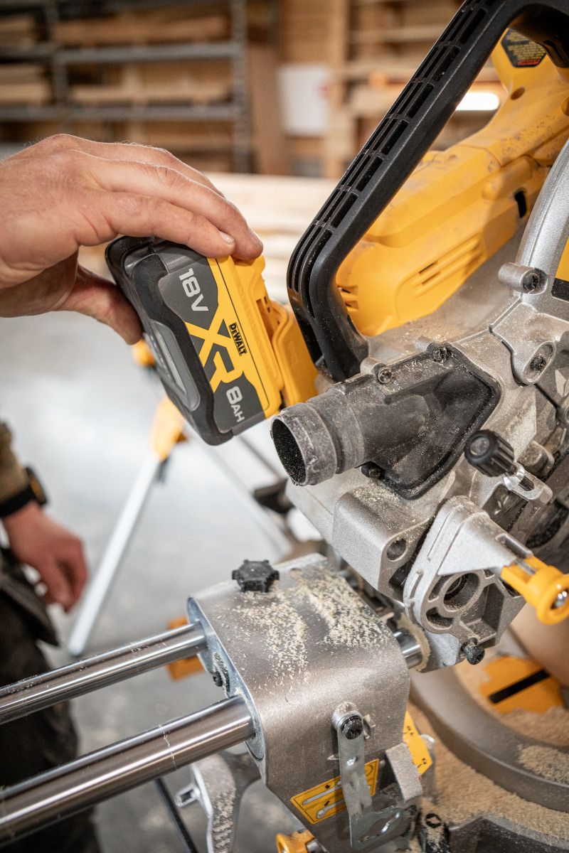 https://api.mastertools.nl/media/catalog/product/cache/4ac98b0d5e81b56bd000310ba88c60e0/d/c/dcs782n_a10_1.jpg