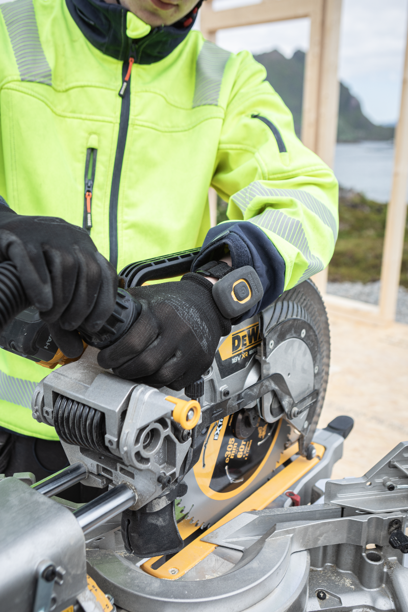 https://api.mastertools.nl/media/catalog/product/cache/4ac98b0d5e81b56bd000310ba88c60e0/d/c/dcs782n_a22_1.png