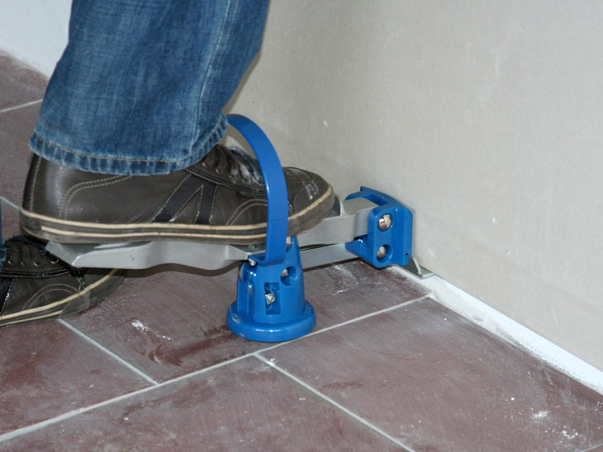 https://api.mastertools.nl/media/catalog/product/cache/4ac98b0d5e81b56bd000310ba88c60e0/d/e/delma-0061dl-als-wandplatenlifter.jpg