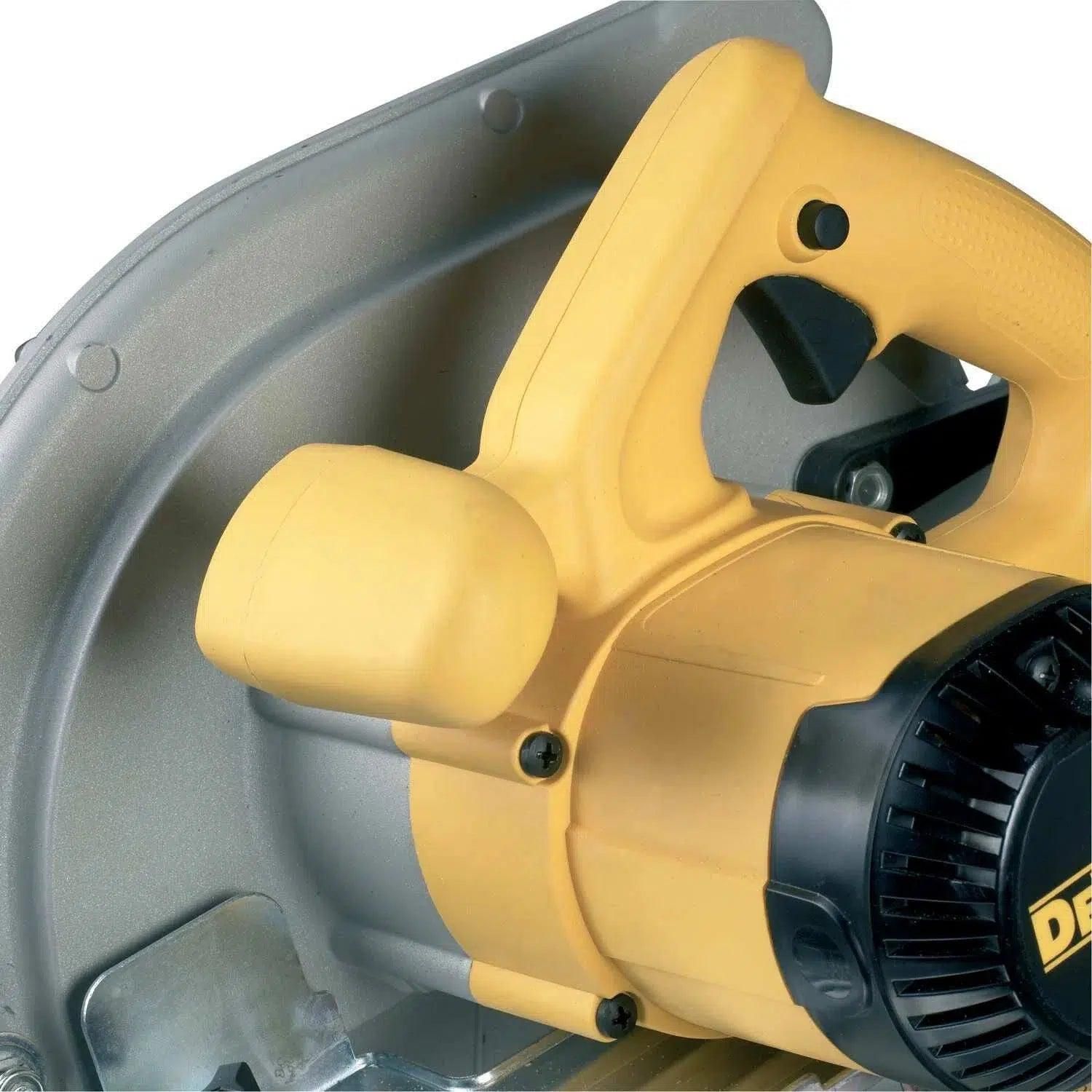 https://api.mastertools.nl/media/catalog/product/cache/4ac98b0d5e81b56bd000310ba88c60e0/d/e/dewalt-d23700-cirkelzaag-235mm-1750w-230v-5035048143025-mastertools_nl-4.jpg