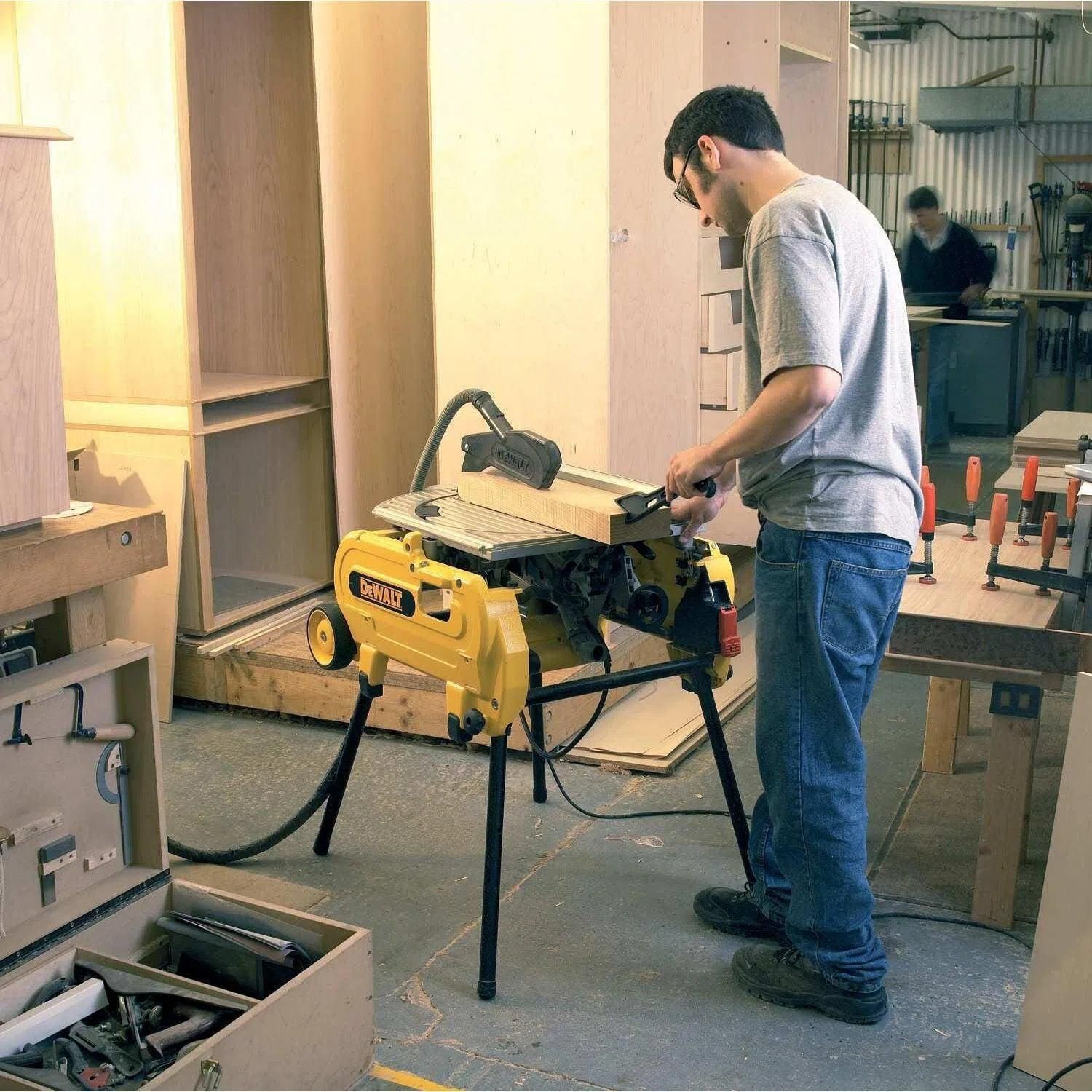 https://api.mastertools.nl/media/catalog/product/cache/4ac98b0d5e81b56bd000310ba88c60e0/d/e/dewalt-d27107xps-combinatiezaag-tafelzaag-afkortzaag-5035048393956-mastertools_nl-8.jpg
