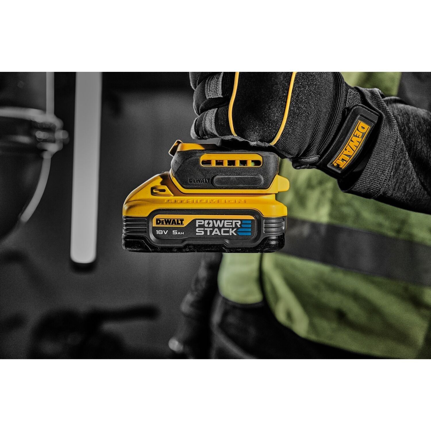 https://api.mastertools.nl/media/catalog/product/cache/4ac98b0d5e81b56bd000310ba88c60e0/d/e/dewalt-dcbp518-powerstack-accu-18v-5_0ah-li-ion-5035048791875-mastertools_nl-7.jpg