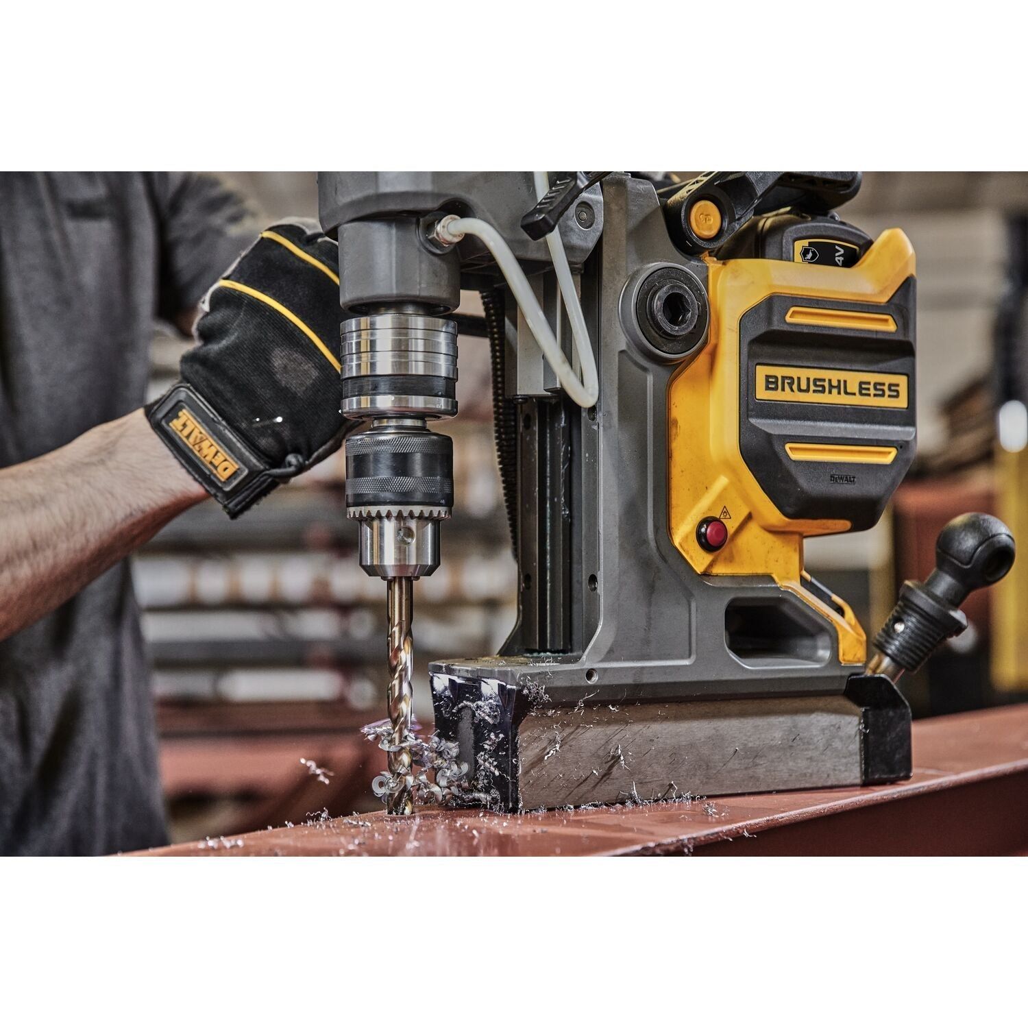 https://api.mastertools.nl/media/catalog/product/cache/4ac98b0d5e81b56bd000310ba88c60e0/d/e/dewalt-dcd1623n-accu-magnetische-kernboormachine-flexvolt-advantage-54v-xr-basic-body-5035048750087-mastertools_nl-10.jpg