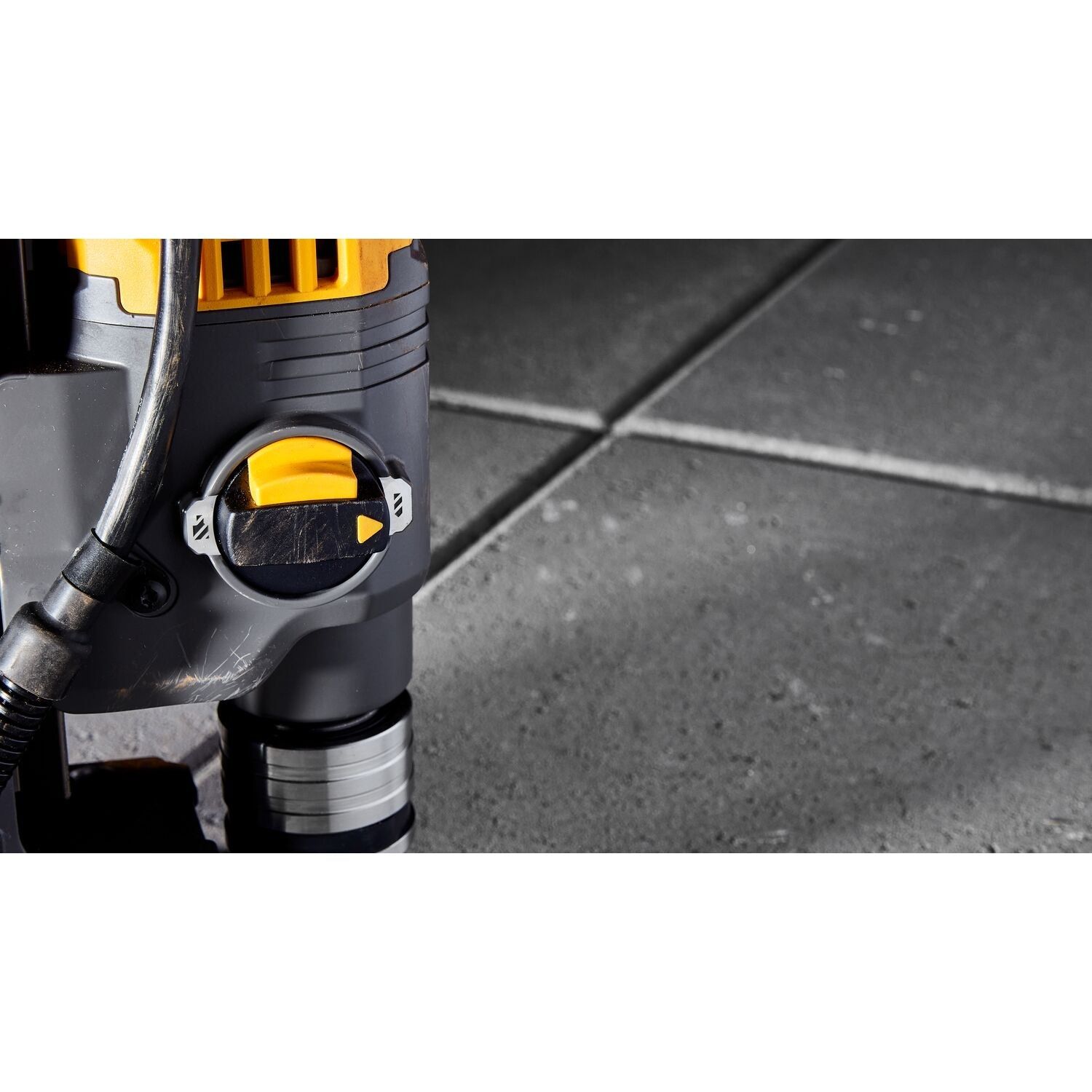 https://api.mastertools.nl/media/catalog/product/cache/4ac98b0d5e81b56bd000310ba88c60e0/d/e/dewalt-dcd1623n-accu-magnetische-kernboormachine-flexvolt-advantage-54v-xr-basic-body-5035048750087-mastertools_nl-16.jpg