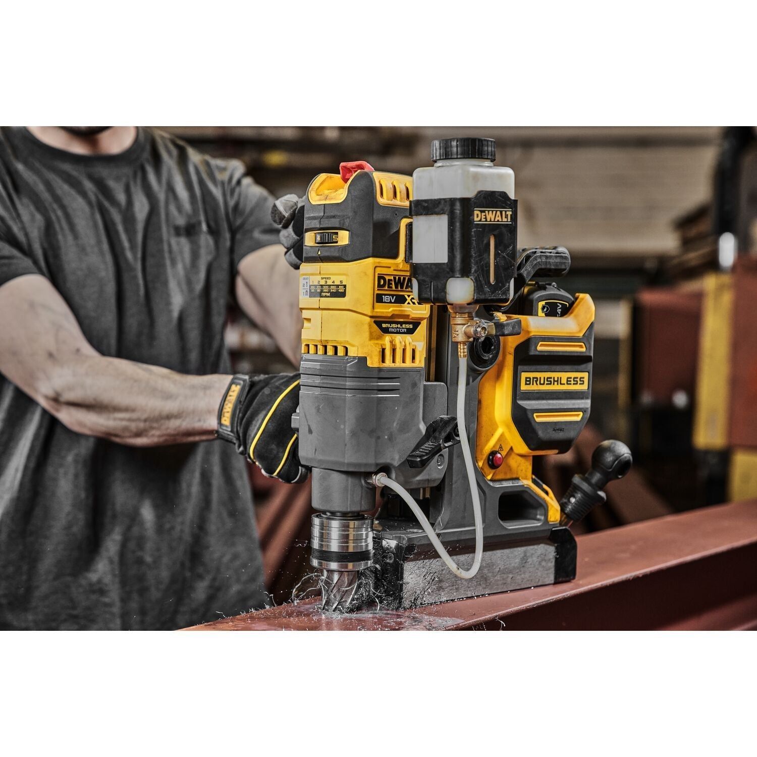 https://api.mastertools.nl/media/catalog/product/cache/4ac98b0d5e81b56bd000310ba88c60e0/d/e/dewalt-dcd1623n-accu-magnetische-kernboormachine-flexvolt-advantage-54v-xr-basic-body-5035048750087-mastertools_nl-8.jpg