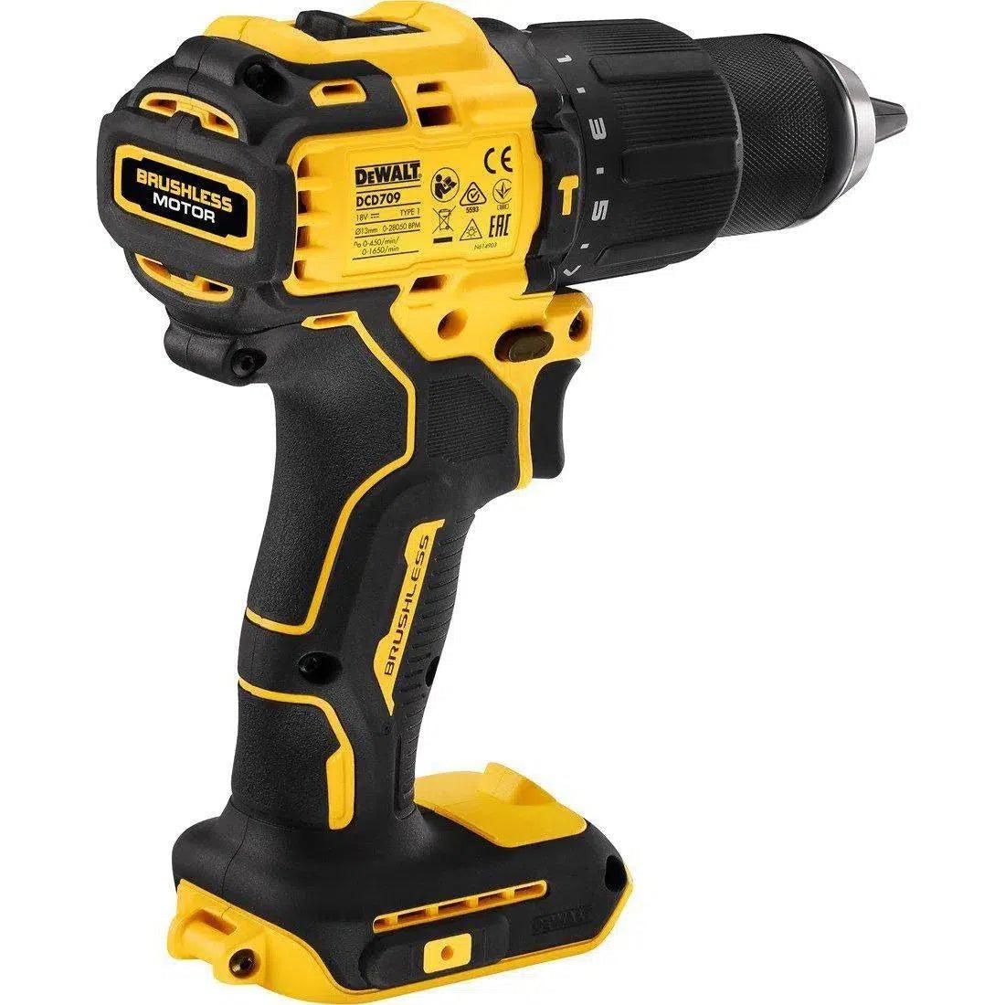https://api.mastertools.nl/media/catalog/product/cache/4ac98b0d5e81b56bd000310ba88c60e0/d/e/dewalt-dcd709p2t-accu-klop-schroefboormachine-18v-50ah-in-tstak-5035048737187-mastertools_nl-3.jpg