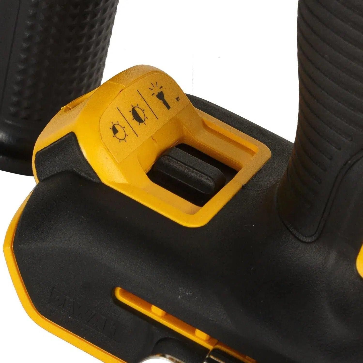 https://api.mastertools.nl/media/catalog/product/cache/4ac98b0d5e81b56bd000310ba88c60e0/d/e/dewalt-dcd996n-accu-klop-schroefboormachine-brushless-18v-xr-li-ion-basic-body-5055990004694-mastertools_nl-6.jpg