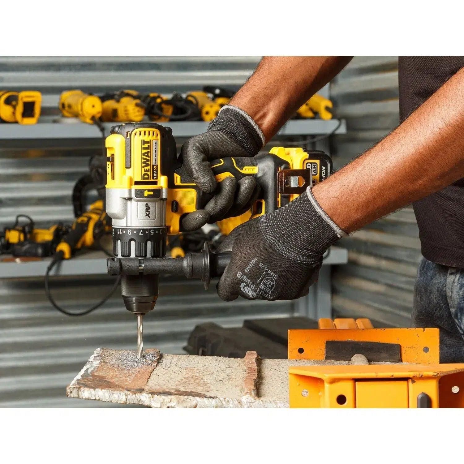 https://api.mastertools.nl/media/catalog/product/cache/4ac98b0d5e81b56bd000310ba88c60e0/d/e/dewalt-dcd996n-accu-klop-schroefboormachine-brushless-18v-xr-li-ion-basic-body-5055990004694-mastertools_nl-9.jpg