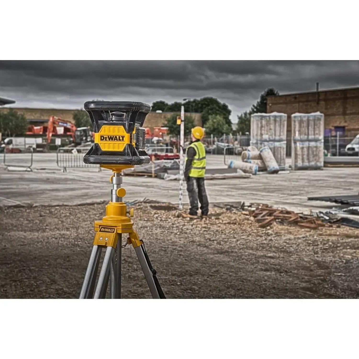 https://api.mastertools.nl/media/catalog/product/cache/4ac98b0d5e81b56bd000310ba88c60e0/d/e/dewalt-dce074d1r-set-volautomatische-roterende-laser-rood-18v-2_0ah-li-ion-5054905035549-mastertools_nl-19.jpg