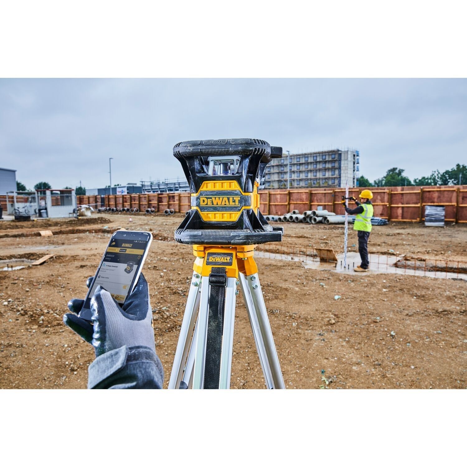 https://api.mastertools.nl/media/catalog/product/cache/4ac98b0d5e81b56bd000310ba88c60e0/d/e/dewalt-dce080d1gs-set-roterende-laser-bt-18v-xr-met-statief-de0736-meetlat-de0737-5054905278489-mastertools_nl-7.jpg