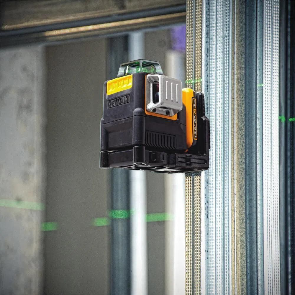 https://api.mastertools.nl/media/catalog/product/cache/4ac98b0d5e81b56bd000310ba88c60e0/d/e/dewalt-dce0811d1g-multi-kruislijnlaser-zelfnivellerend-2-groene-stralen-15-meter-5035048644058-mastertools_nl-6.jpg
