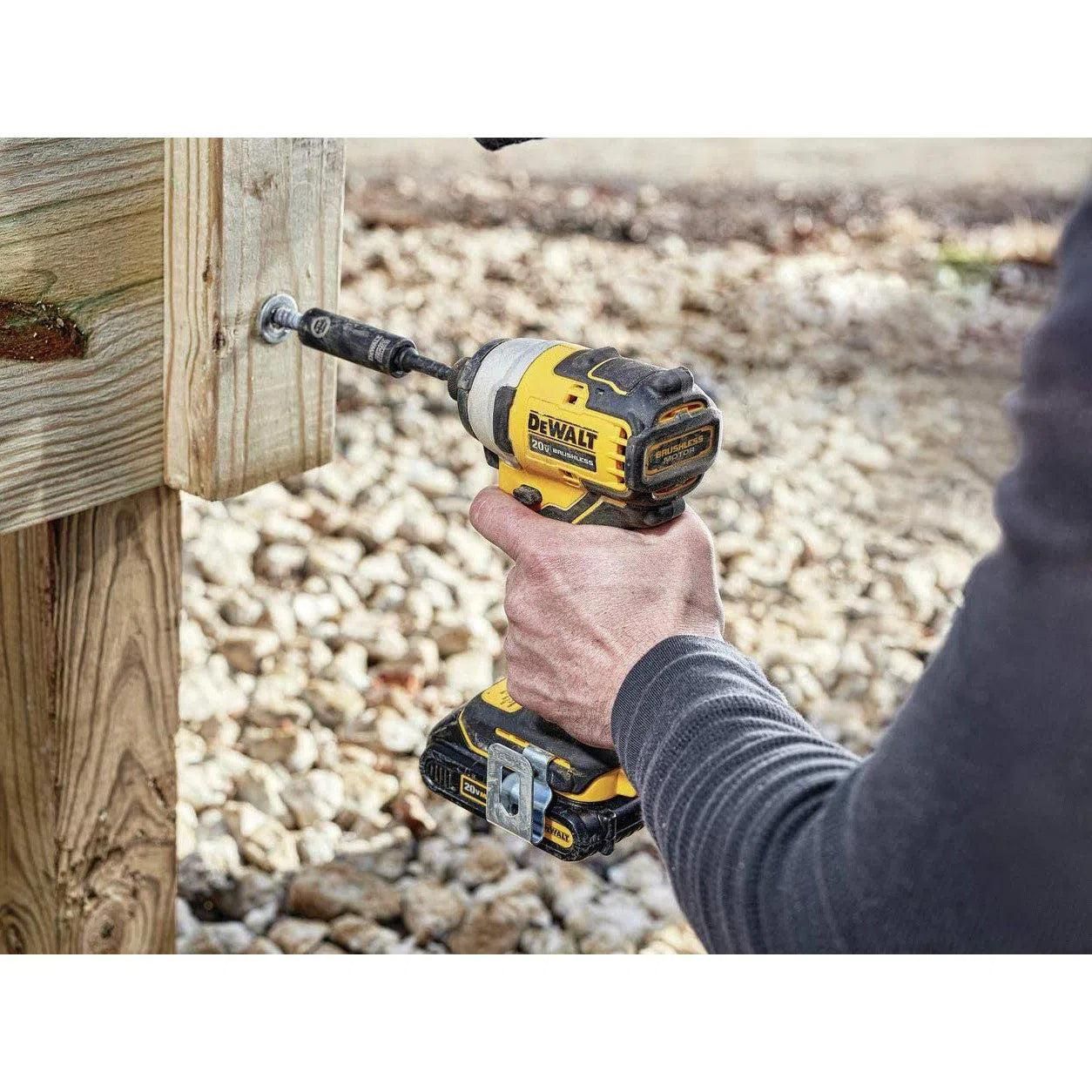 https://api.mastertools.nl/media/catalog/product/cache/4ac98b0d5e81b56bd000310ba88c60e0/d/e/dewalt-dcf887n-accu-slagschroevendraaier-18v-xr-basic-body-5035048616130-mastertools_nl-4.jpg