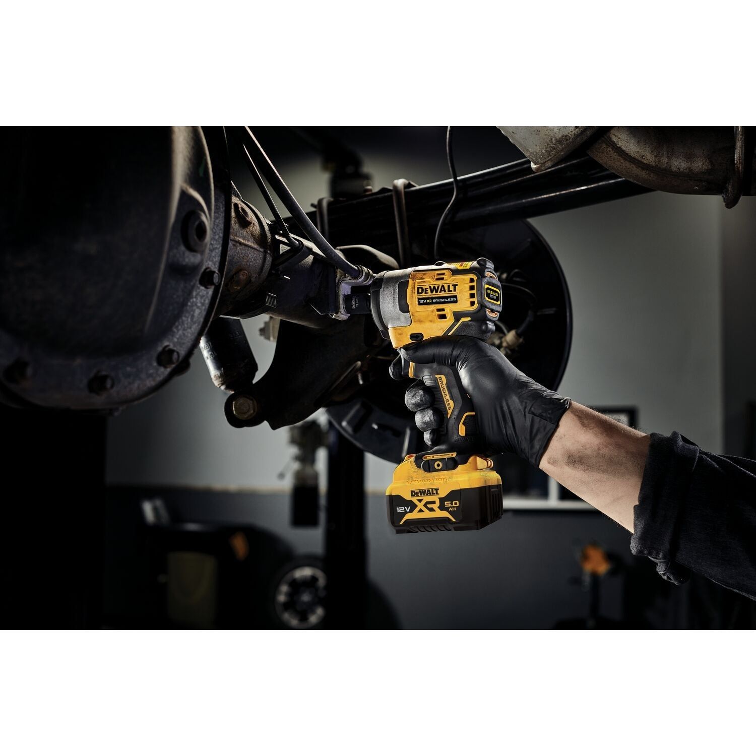 https://api.mastertools.nl/media/catalog/product/cache/4ac98b0d5e81b56bd000310ba88c60e0/d/e/dewalt-dcf901p1-accu-slagmoersleutel-12-brushless-12v-xr-5_0ah-in-koffer-5035048739495-mastertools_nl-6.jpg