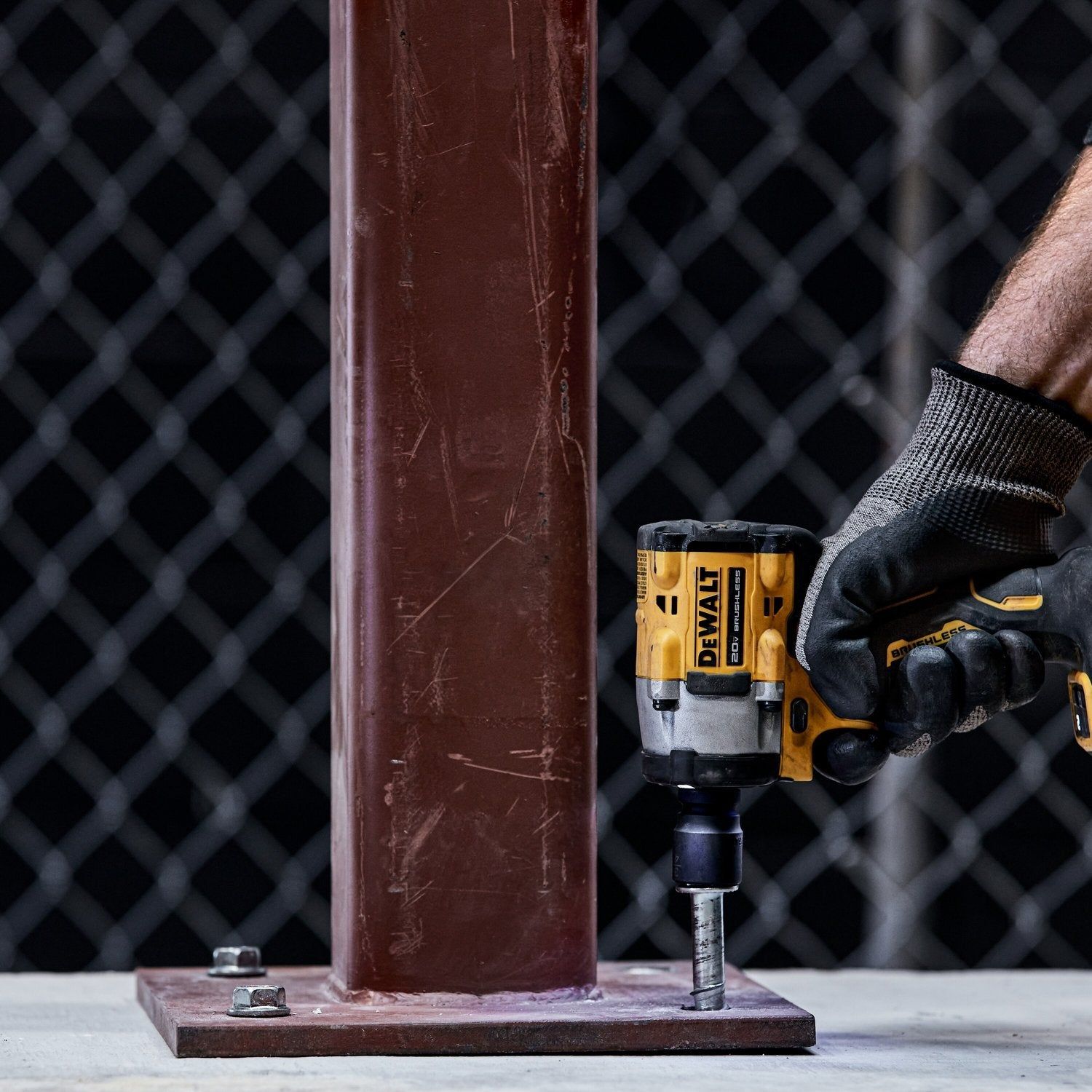 https://api.mastertools.nl/media/catalog/product/cache/4ac98b0d5e81b56bd000310ba88c60e0/d/e/dewalt-dcf921nt-accu-slagmoersleutel-met-frictiering-12-18v-xr-basic-body-in-tstak-5035048743683-mastertools_nl-6.jpg