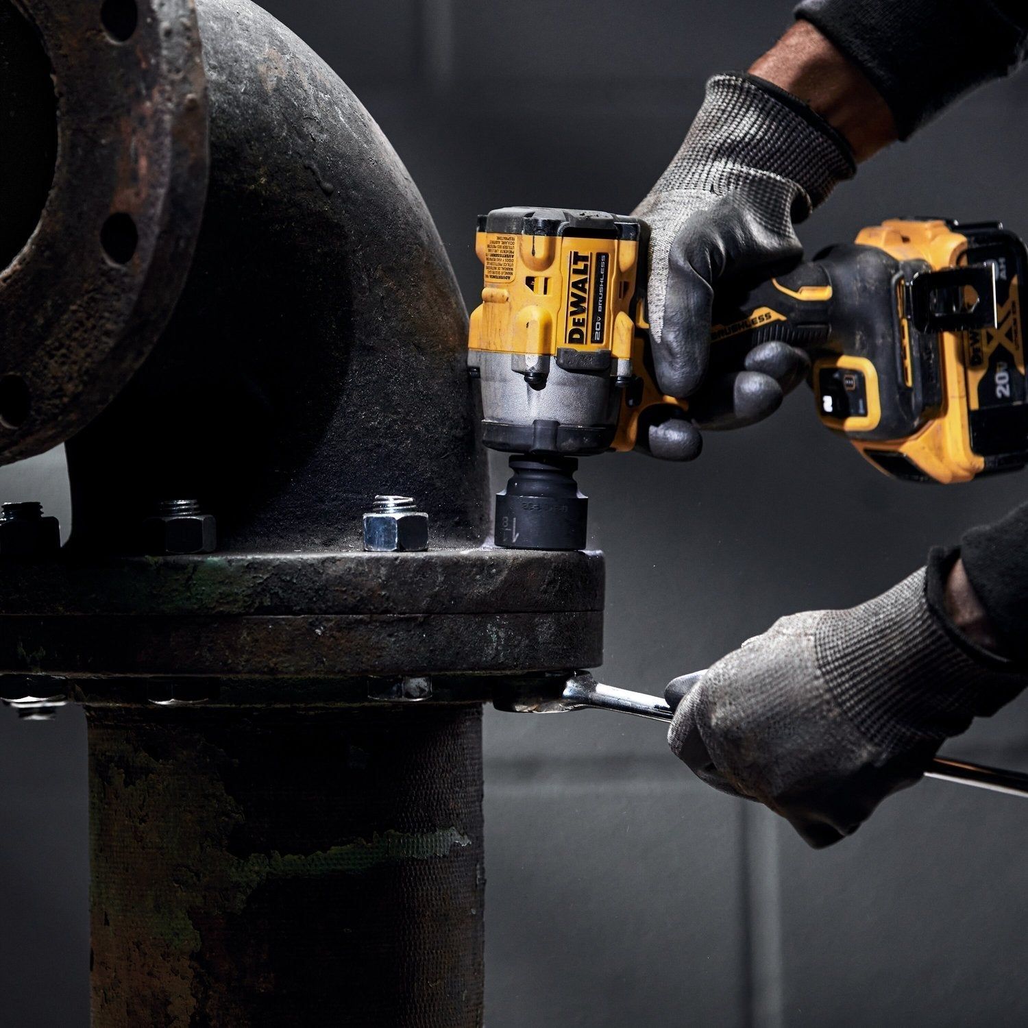 https://api.mastertools.nl/media/catalog/product/cache/4ac98b0d5e81b56bd000310ba88c60e0/d/e/dewalt-dcf921nt-accu-slagmoersleutel-met-frictiering-12-18v-xr-basic-body-in-tstak-5035048743683-mastertools_nl-7.jpg