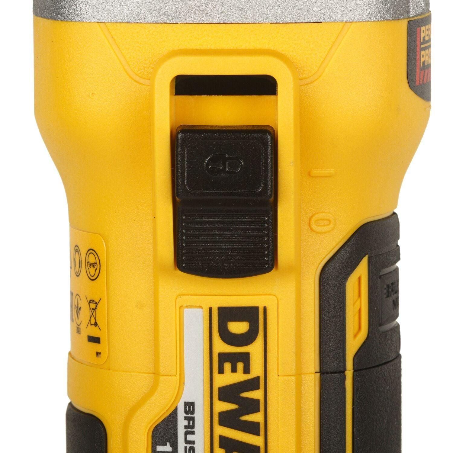 https://api.mastertools.nl/media/catalog/product/cache/4ac98b0d5e81b56bd000310ba88c60e0/d/e/dewalt-dcg405p3-accu-haakse-slijper-125mm-18v-5_0ah-3-st_-li-ion-in-tstak-5035048734209-mastertools_nl-6.jpg