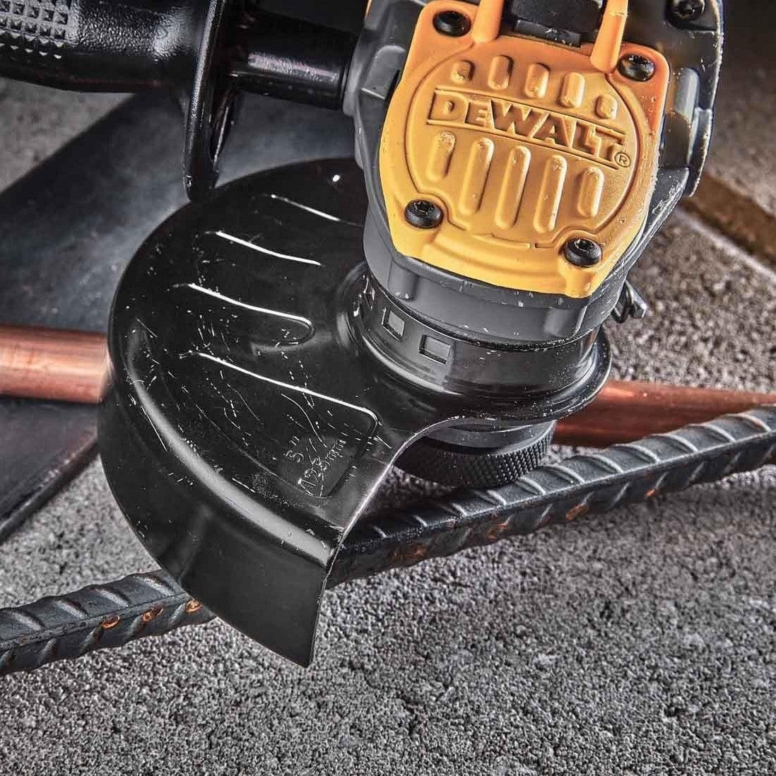 https://api.mastertools.nl/media/catalog/product/cache/4ac98b0d5e81b56bd000310ba88c60e0/d/e/dewalt-dcg409nt-accu-haakse-slijper-18v-basic-body-in-tstak-5035048742006-mastertools_nl-4.jpg