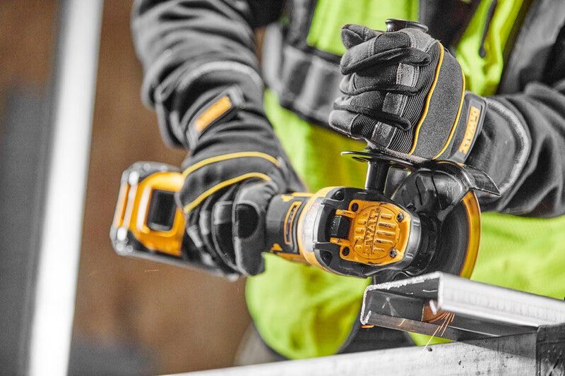 https://api.mastertools.nl/media/catalog/product/cache/4ac98b0d5e81b56bd000310ba88c60e0/d/e/dewalt-dcg409nt-accu-haakse-slijper-18v-basic-body-in-tstak-5035048742006-mastertools_nl-6.jpg