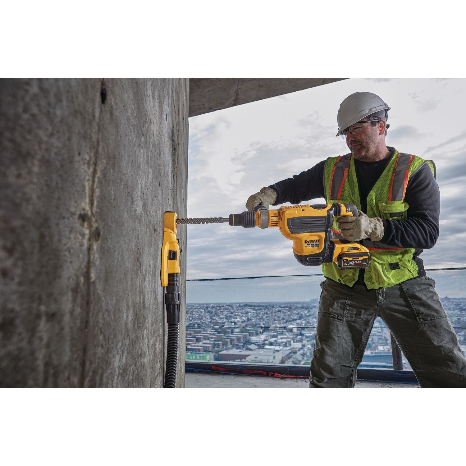 https://api.mastertools.nl/media/catalog/product/cache/4ac98b0d5e81b56bd000310ba88c60e0/d/e/dewalt-dch614n-accu-combihamer-45mm-54v-xr-flexvolt-sds-max-5035048722855-mastertools_nl-10.jpg