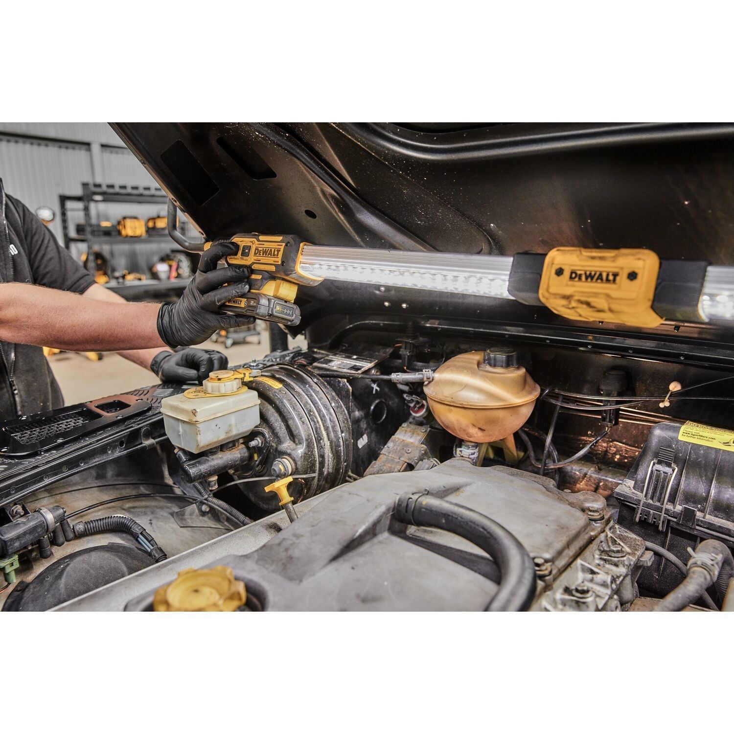 https://api.mastertools.nl/media/catalog/product/cache/4ac98b0d5e81b56bd000310ba88c60e0/d/e/dewalt-dcl045-accu-lichtbalk-18v12v-xr-basic-body-5035048750261-mastertools_nl-4.jpg