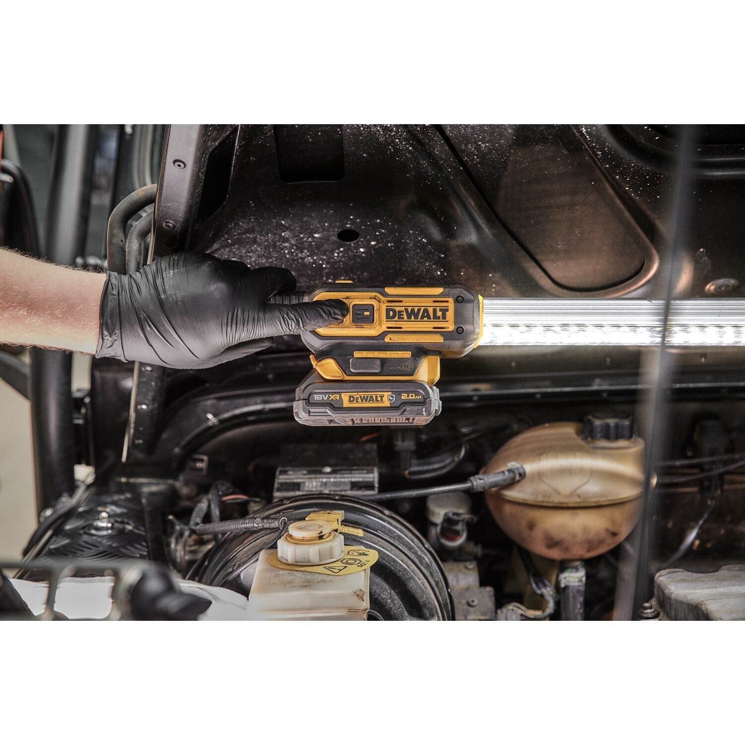 https://api.mastertools.nl/media/catalog/product/cache/4ac98b0d5e81b56bd000310ba88c60e0/d/e/dewalt-dcl045-accu-lichtbalk-18v12v-xr-basic-body-5035048750261-mastertools_nl-5.jpg